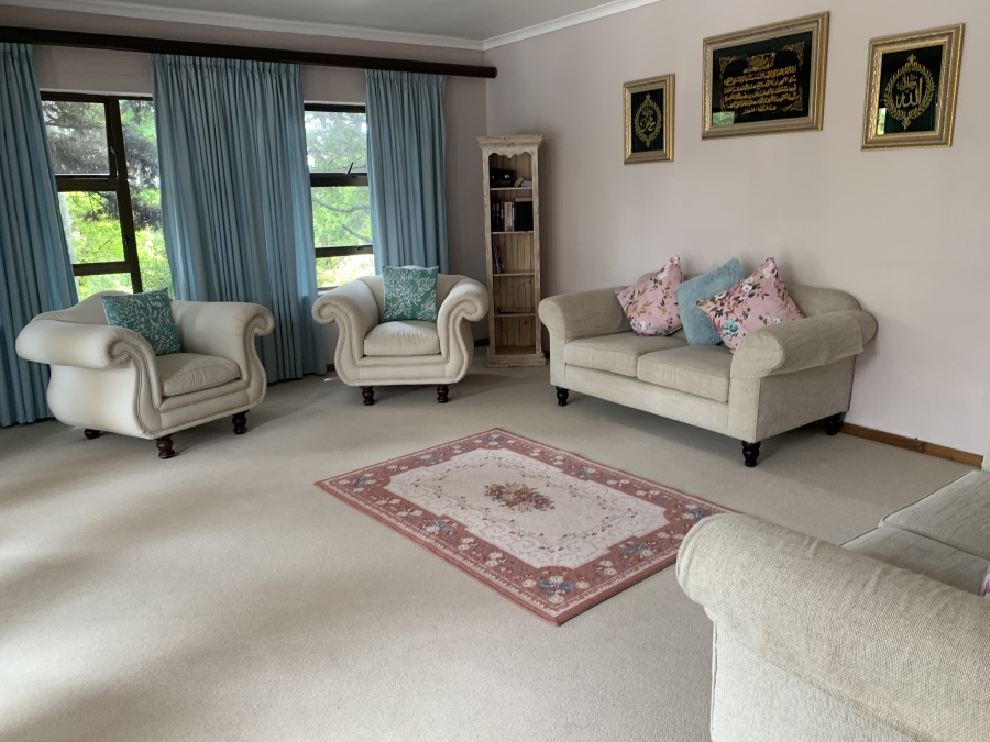 5 Bedroom Property for Sale in Vincent Heights Eastern Cape